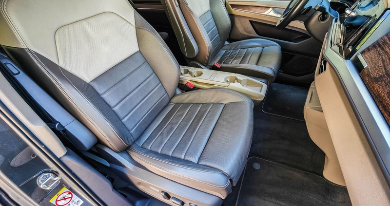Volkswagen Multivan cena 259900 przebieg: 86230, rok produkcji 2022 z Częstochowa małe 379